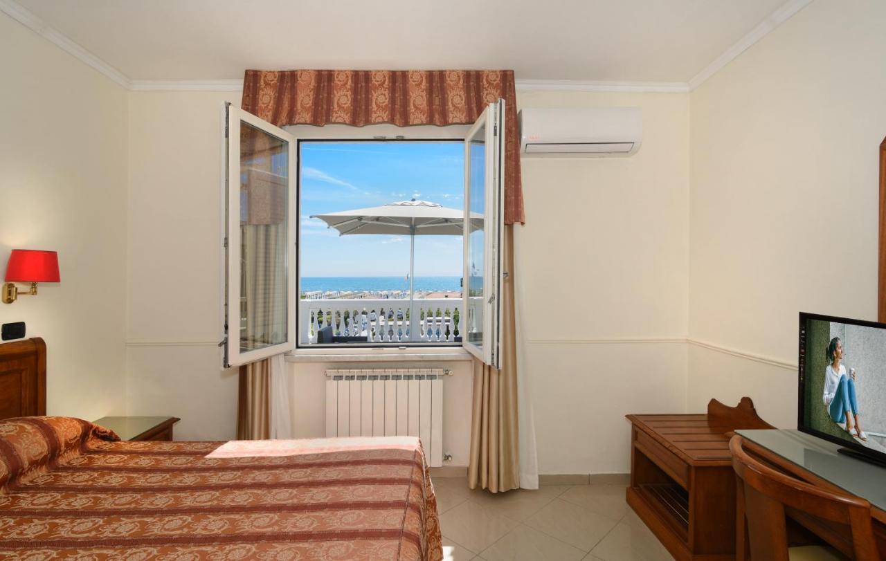 Hotel Coluccini Marina di Pietrasanta Ngoại thất bức ảnh