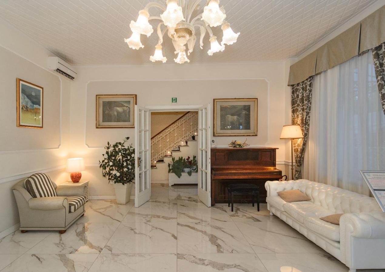 Hotel Coluccini Marina di Pietrasanta Ngoại thất bức ảnh