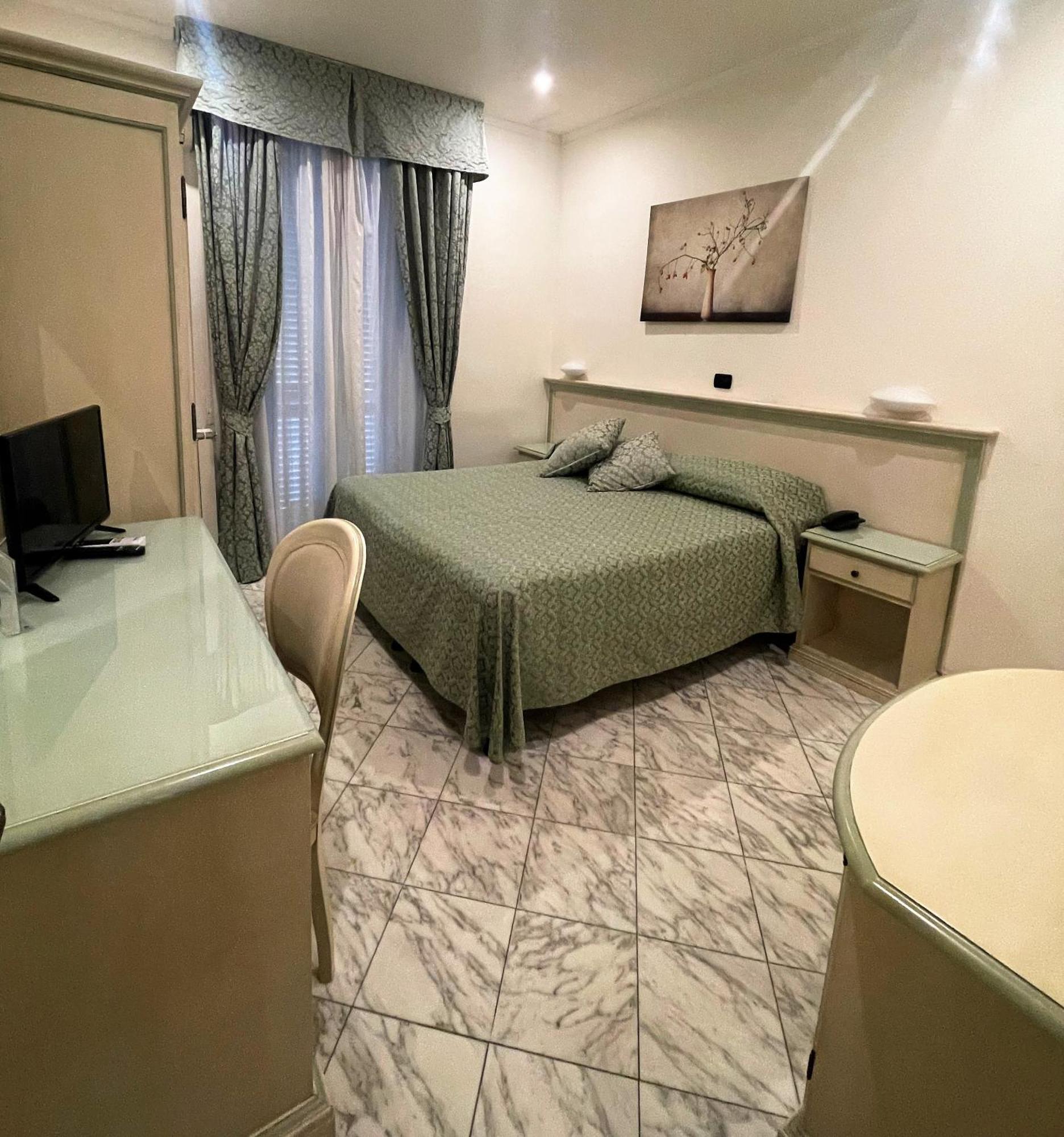 Hotel Coluccini Marina di Pietrasanta Ngoại thất bức ảnh
