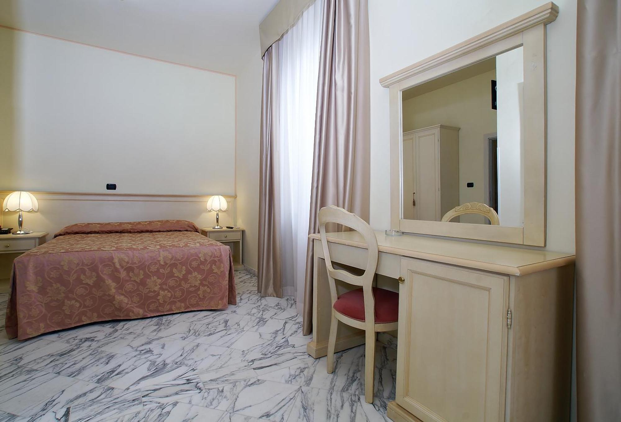 Hotel Coluccini Marina di Pietrasanta Ngoại thất bức ảnh