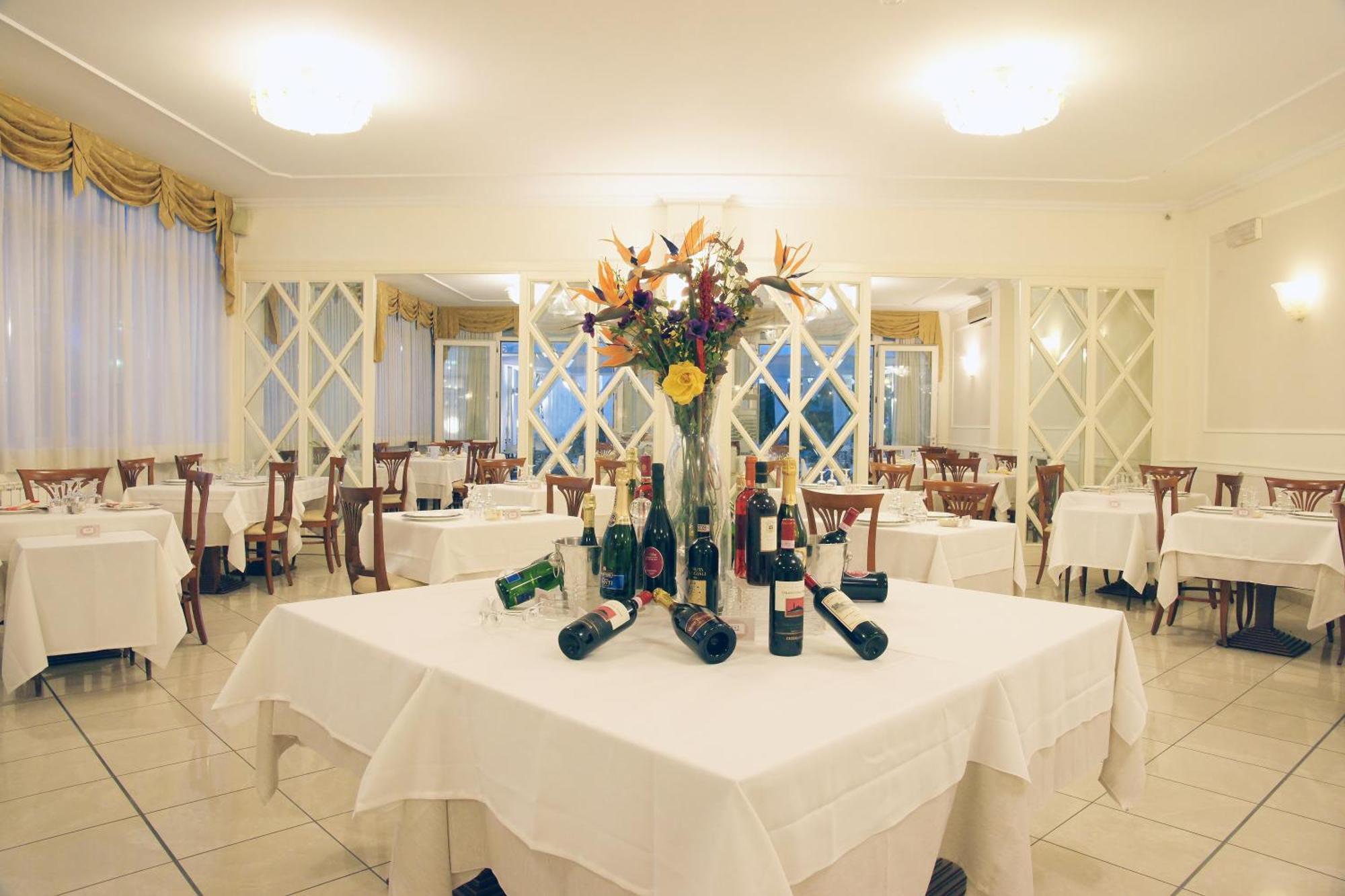 Hotel Coluccini Marina di Pietrasanta Ngoại thất bức ảnh