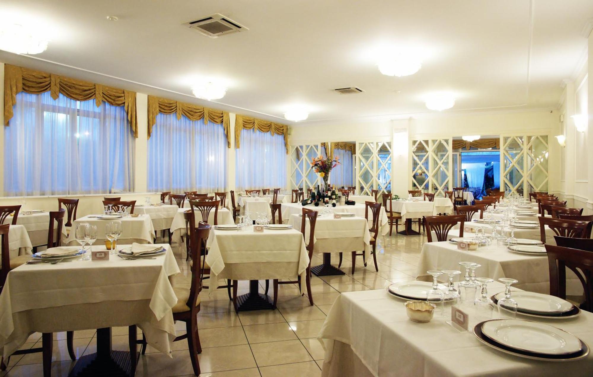 Hotel Coluccini Marina di Pietrasanta Ngoại thất bức ảnh