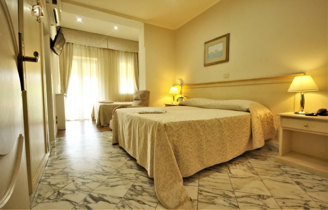 Hotel Coluccini Marina di Pietrasanta Ngoại thất bức ảnh