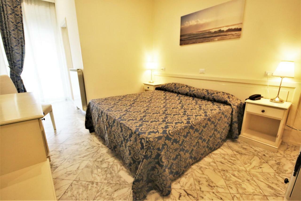 Hotel Coluccini Marina di Pietrasanta Ngoại thất bức ảnh