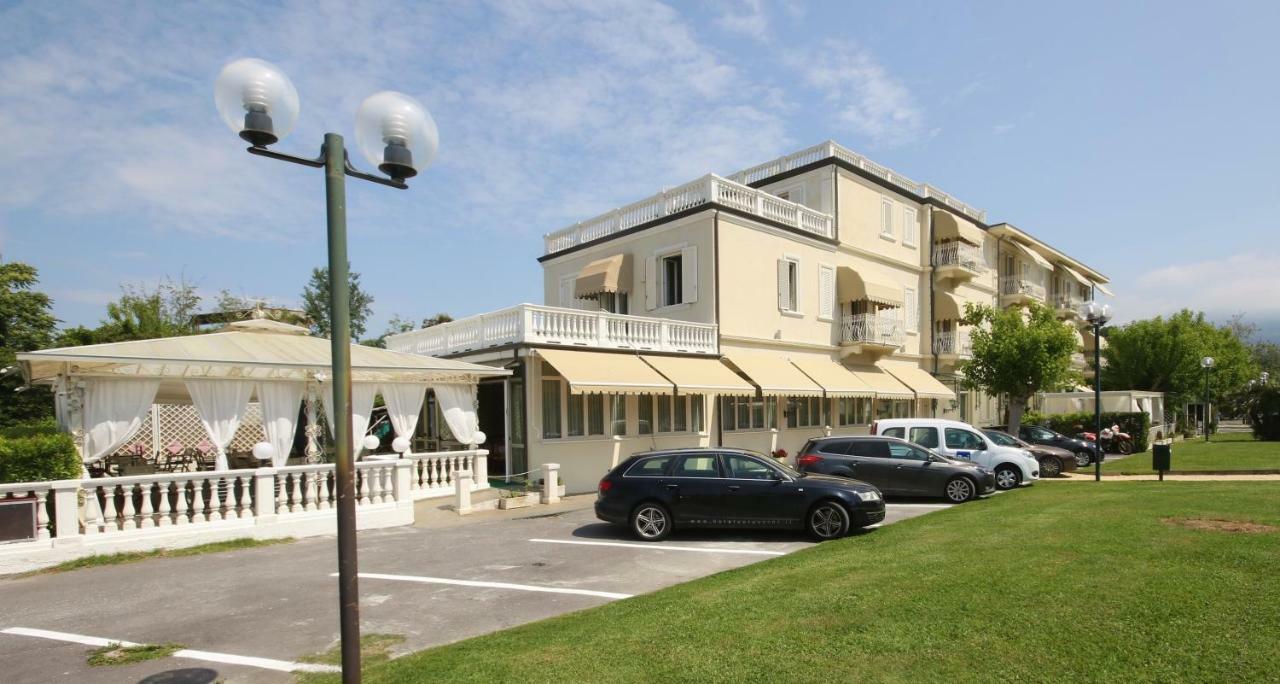 Hotel Coluccini Marina di Pietrasanta Ngoại thất bức ảnh