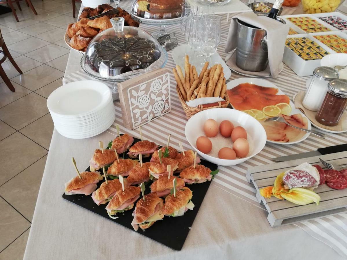 Hotel Coluccini Marina di Pietrasanta Ngoại thất bức ảnh